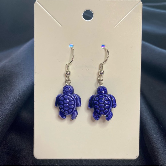 Blue Willow Boutique Earrings - Picture 4 of 4
